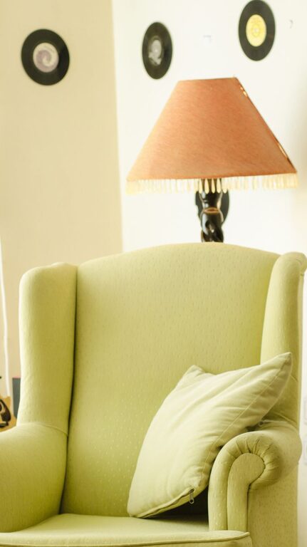 Easy Tips for a Cozy and Inviting Living Space with Simple Decor Changes